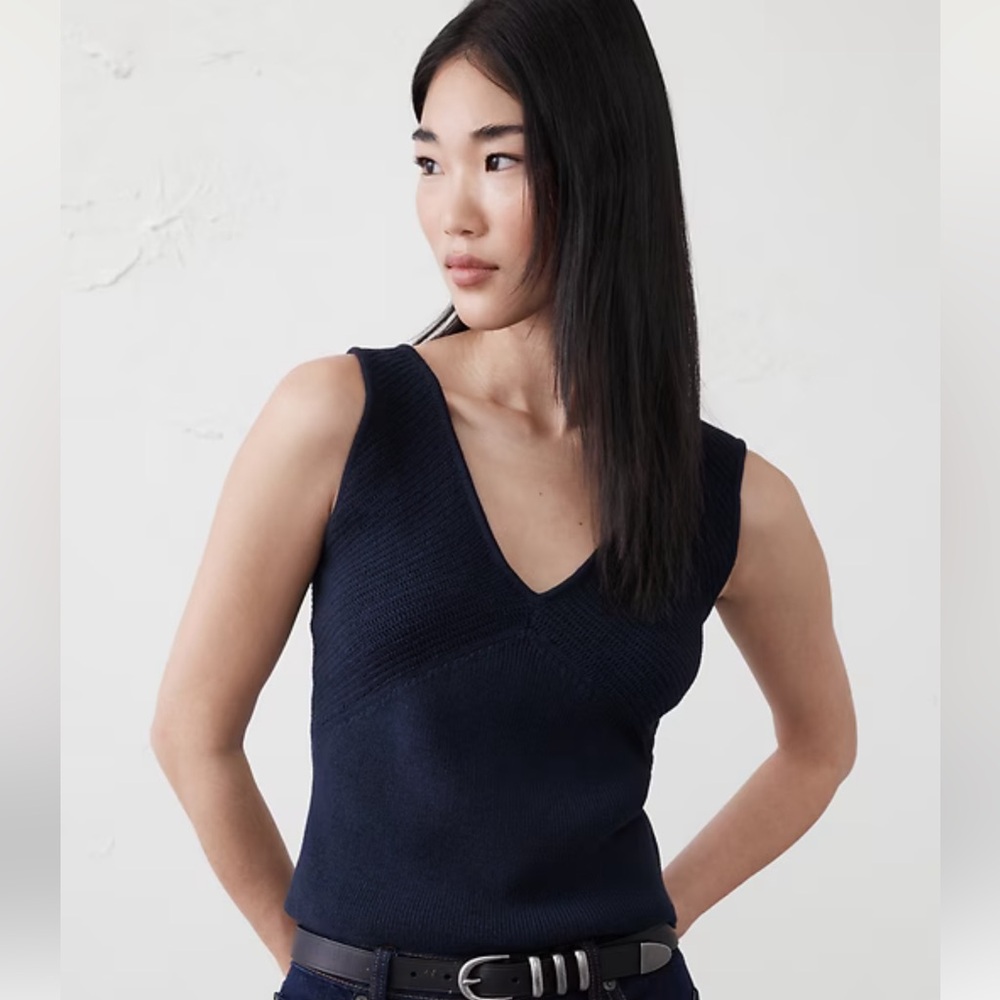 Banana Republic Navy Textured Sweater Tank - Women’s Size L